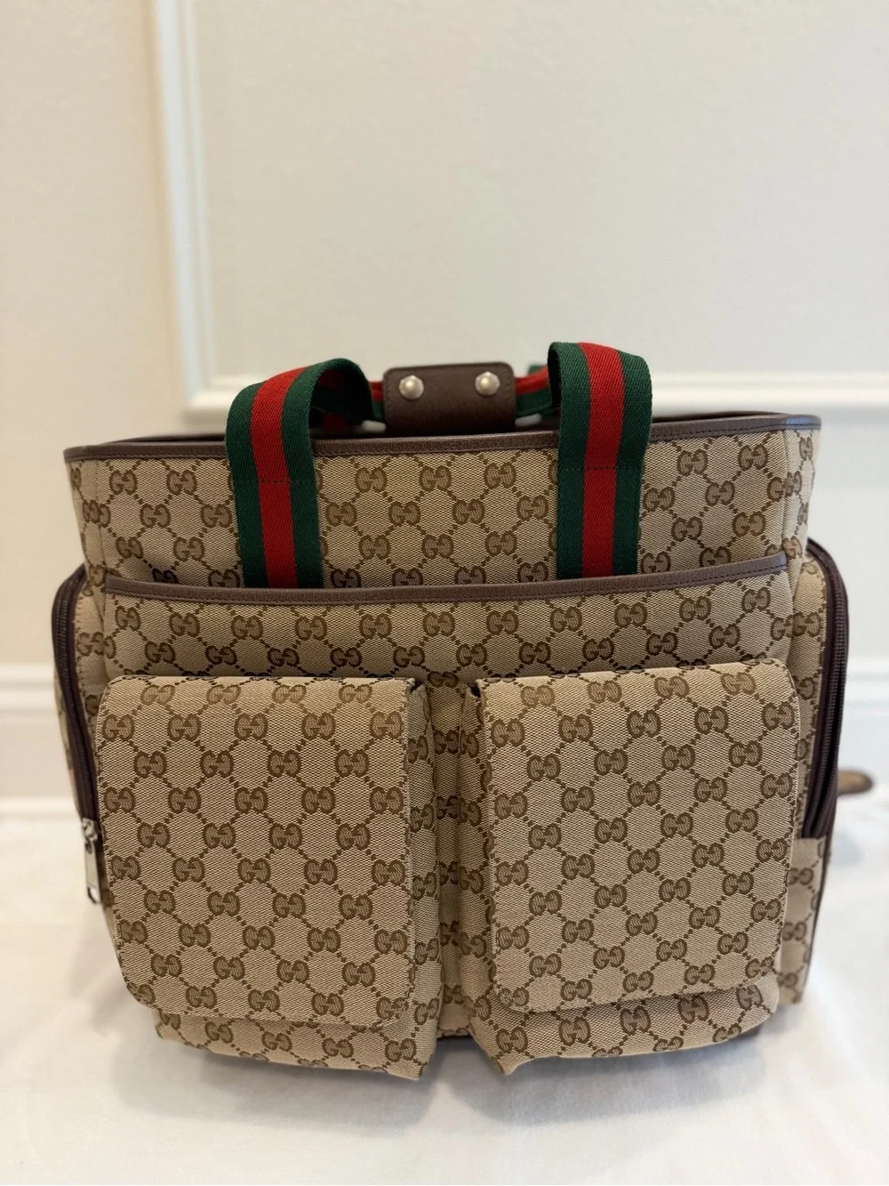 Gucci tote signature